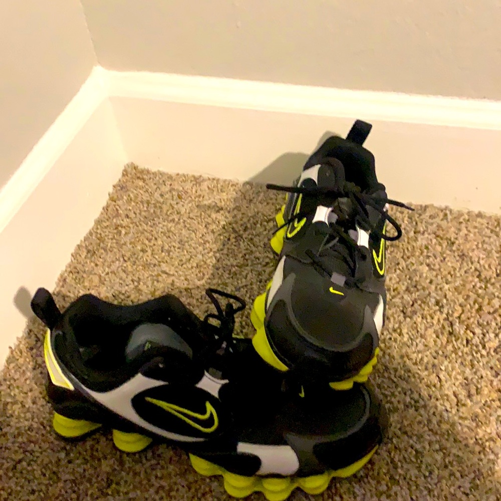 Nike shox size 8